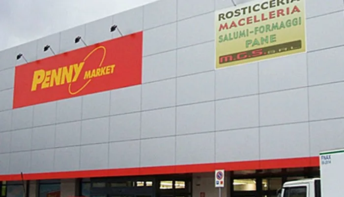 Insegna esterna a pannello stampato per supermercato Penny Market
