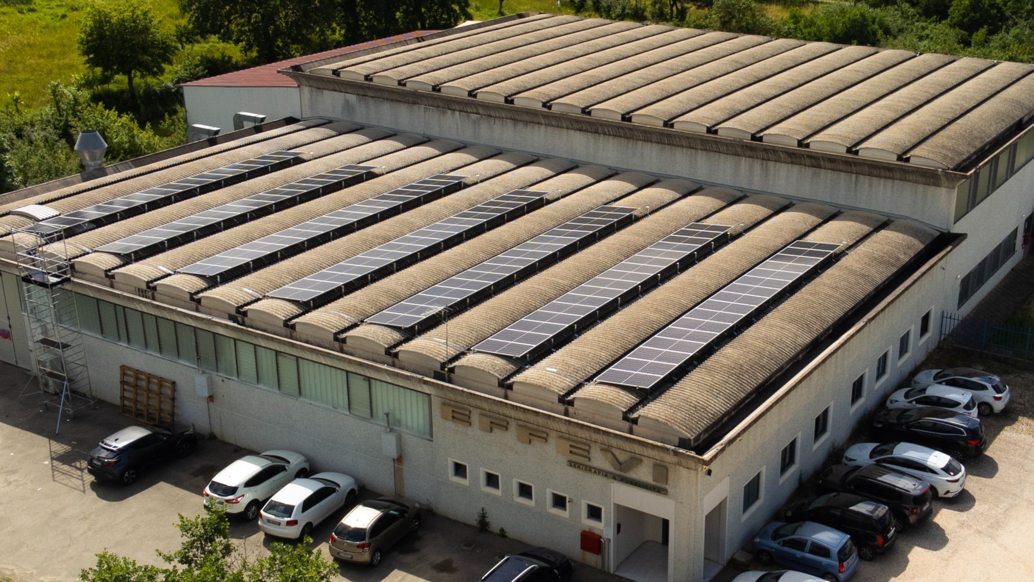Pannelli fotovoltaici sul tetto della sede Effevi
